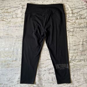 Victoria Sport crop leggings
